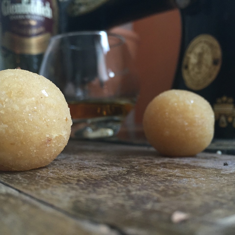 Raw guľôčky zo škótskej single malt whisky