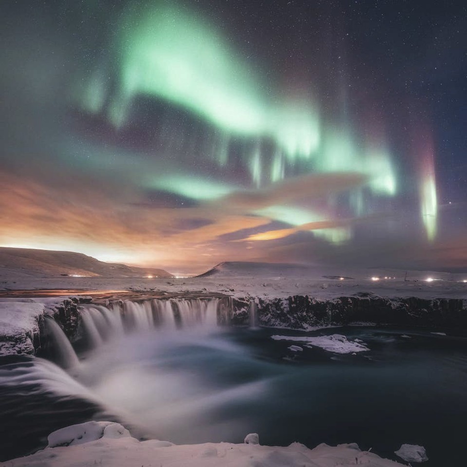 Tanec v Goafoss (vodopády na Islande)  