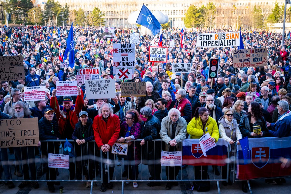 Protestné zhromaždenie Slovensko je Európa v Bratislave