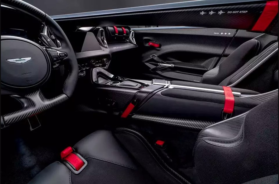 Aston Martin | V12 Speedster