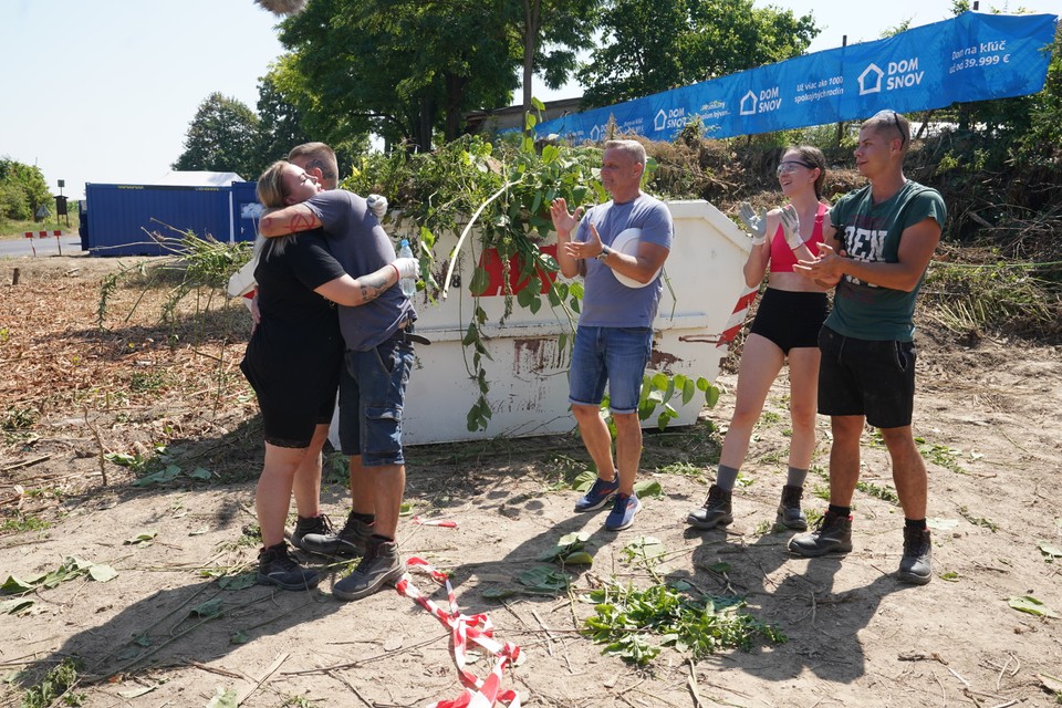 Dom snov - Veľký Grob: 1. semifinále