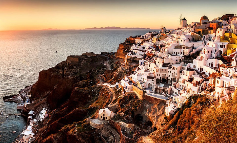 Malebný grécky ostrov Santorini