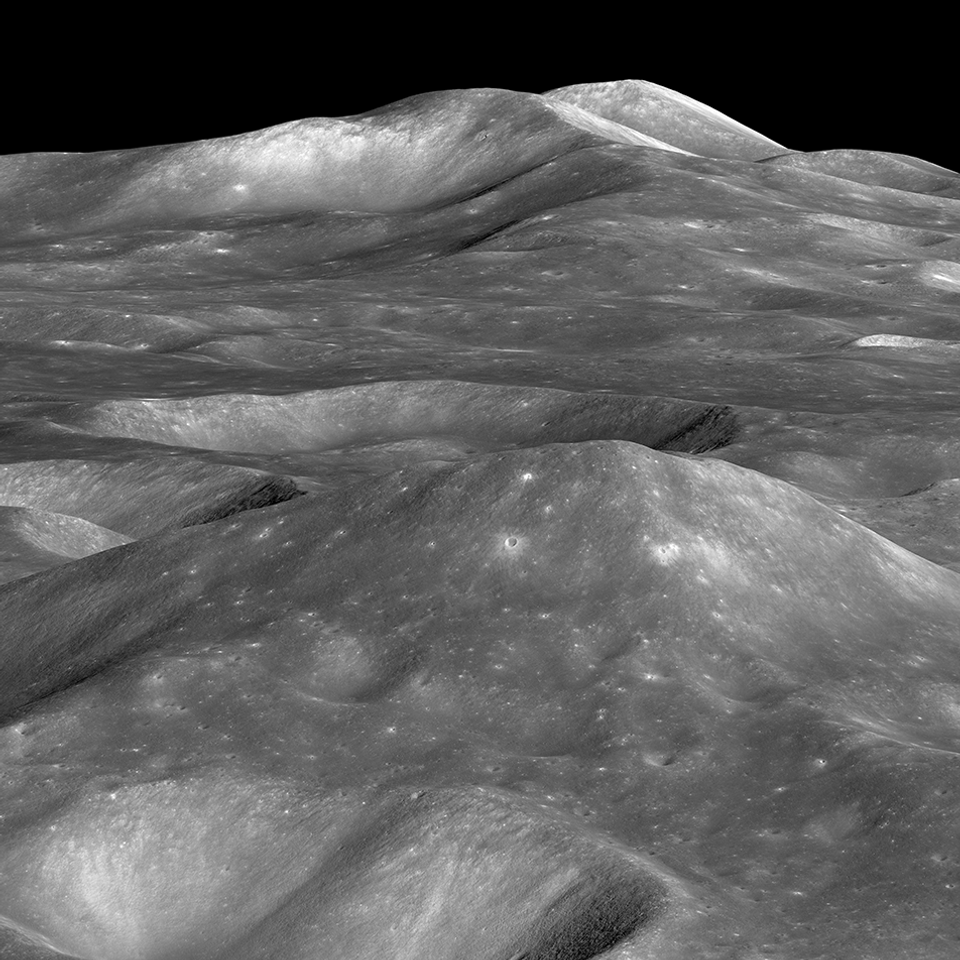 Fotografie sondy LRO (Lunar Reconnaissance Orbiter)