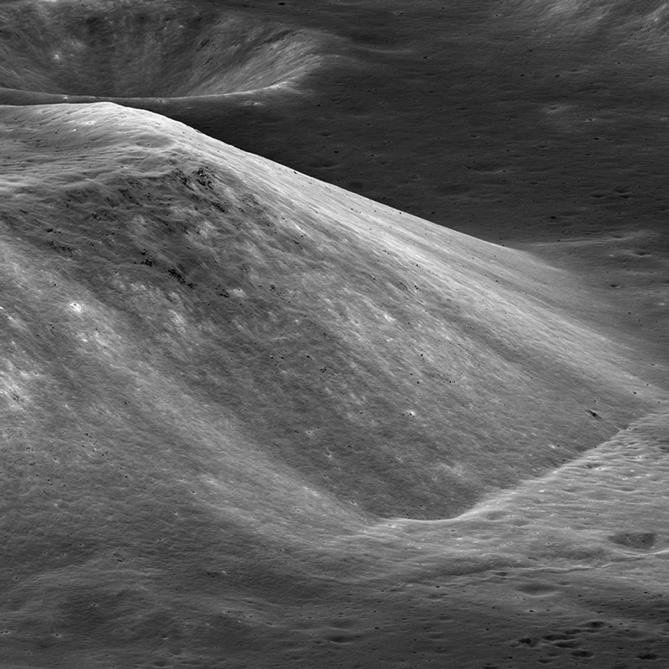 Fotografie sondy LRO (Lunar Reconnaissance Orbiter)