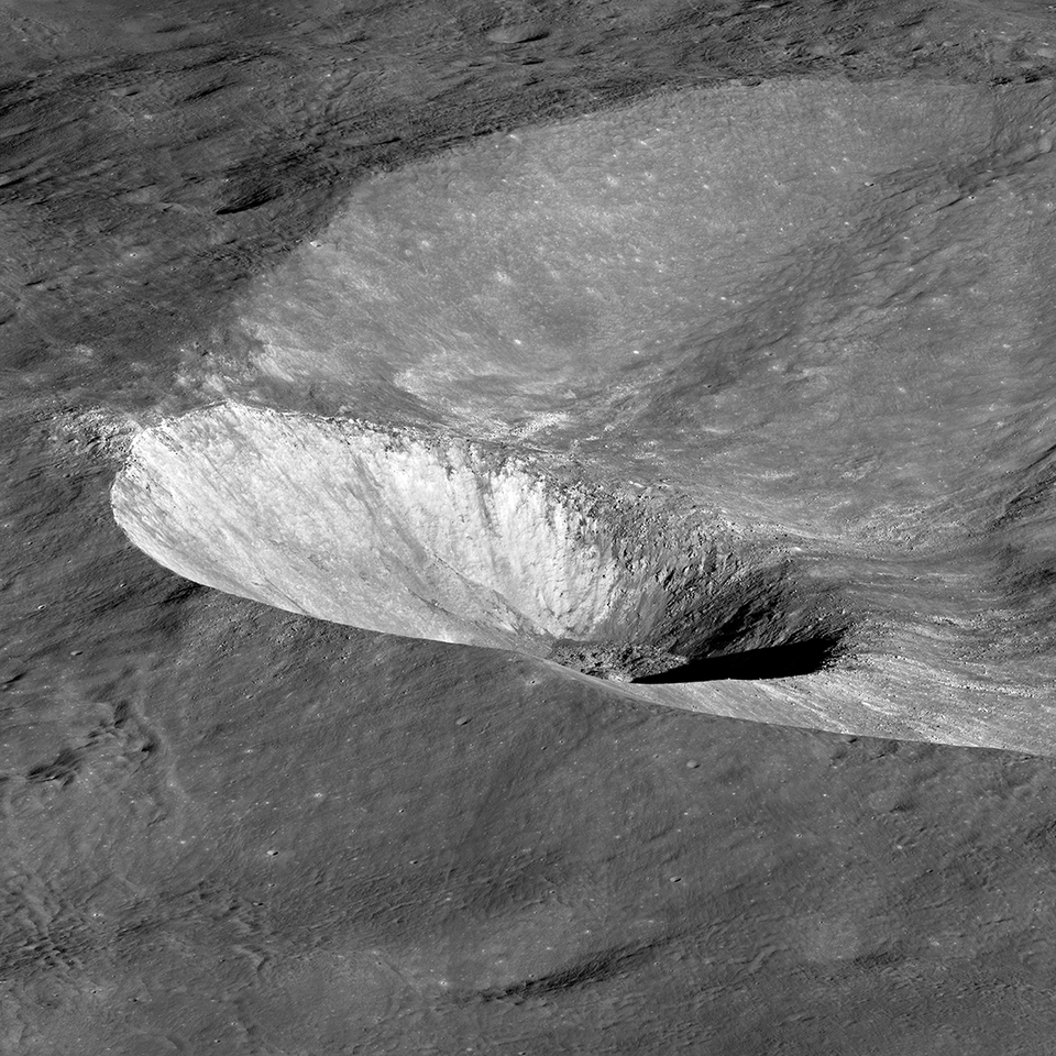 Fotografie sondy LRO (Lunar Reconnaissance Orbiter)