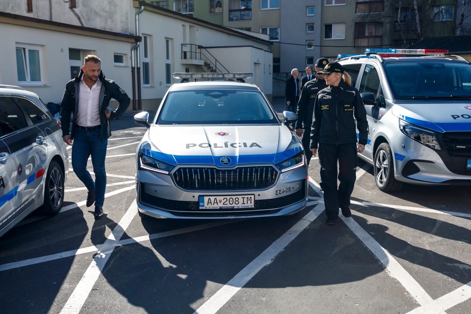 Rezort vnútra predstavil nový dizajn policajných áut