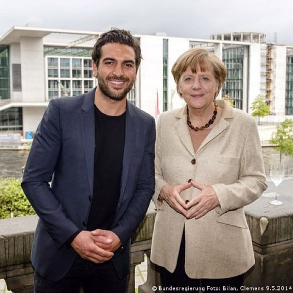 Sexy herec Elyas M’Barek s nemeckou kancelárkou Angelou Merkel