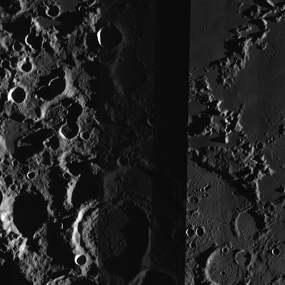 Fotografie sondy LRO (Lunar Reconnaissance Orbiter)