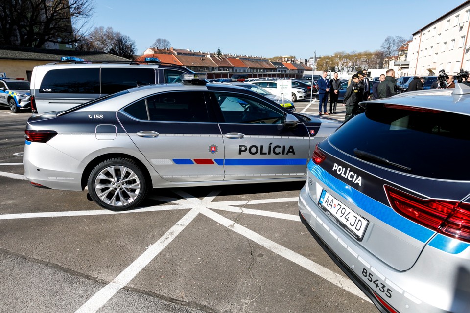 Rezort vnútra predstavil nový dizajn policajných áut