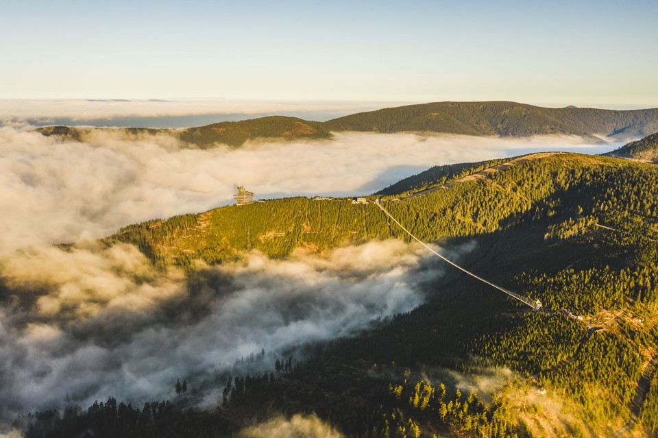 Visutý most cez údolie na Dolnej Morave - Sky Bridge 721