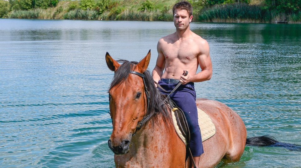 Ján Dobrík ukázal v seriáli Divoké kone svoju sexy postavu