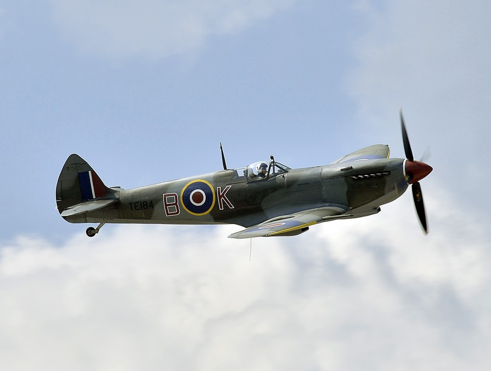 Lietali na ňom československí letci počas druhej svetovej vojny, teraz sa spitfire vrátil do Prahy