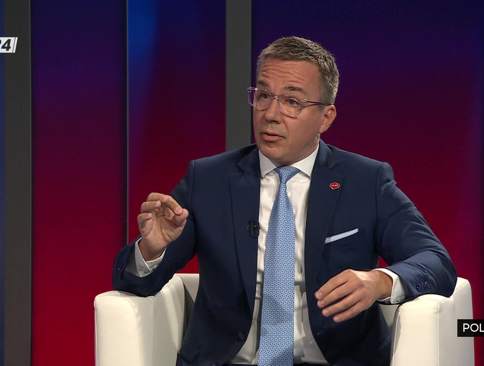 Politika 24: Časť deficitu Sociálnej poisťovne tvorí 13. dôchodok, priznal Erik Tomáš