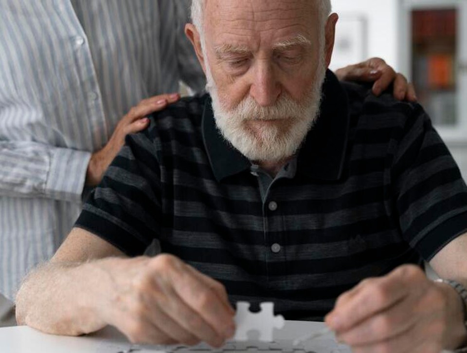 Obrovský úspech slovenských vedcov: Ich vakcínu proti Alzheimerovej chorobe budú skúšať v USA s podporou 150 miliónov dolárov