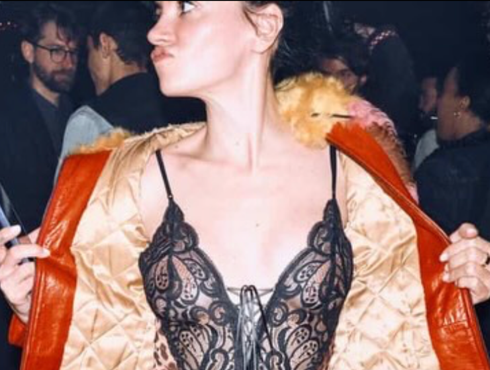 Je dráždivá póza odkaz nevernému manželovi, alebo len predvádzanie? Fanúšikovia speváčke škaredo naložili!