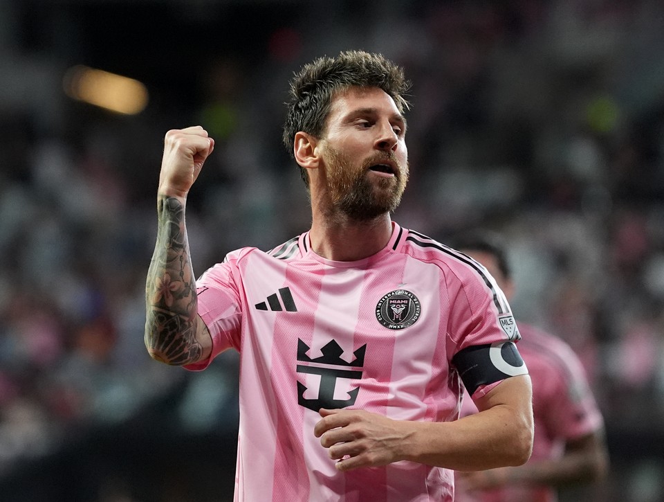 MESSI zažiaril štyrmi gólmi, RUSNÁK s asistenciou