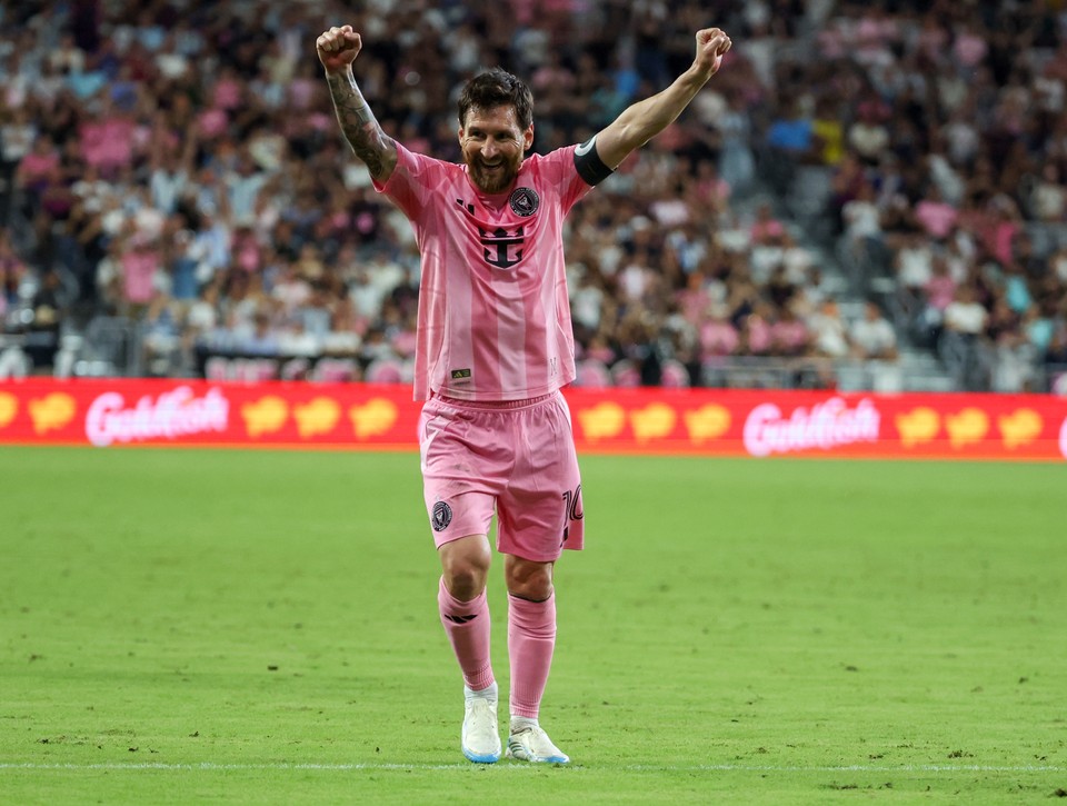 MESSI skóroval z takmer nemožného uhla