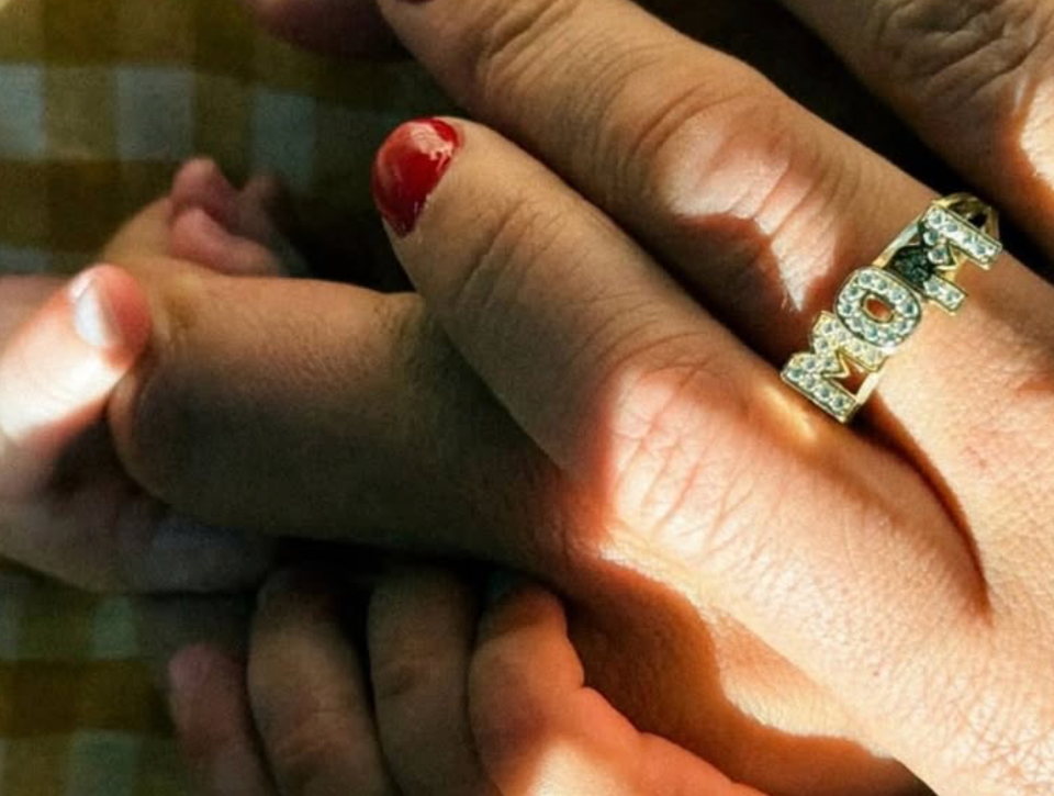 Neuplynul ani rok a je z nej dvojnásobná MAMA! 22-ročná hviezda oznámila ďalšie dieťa