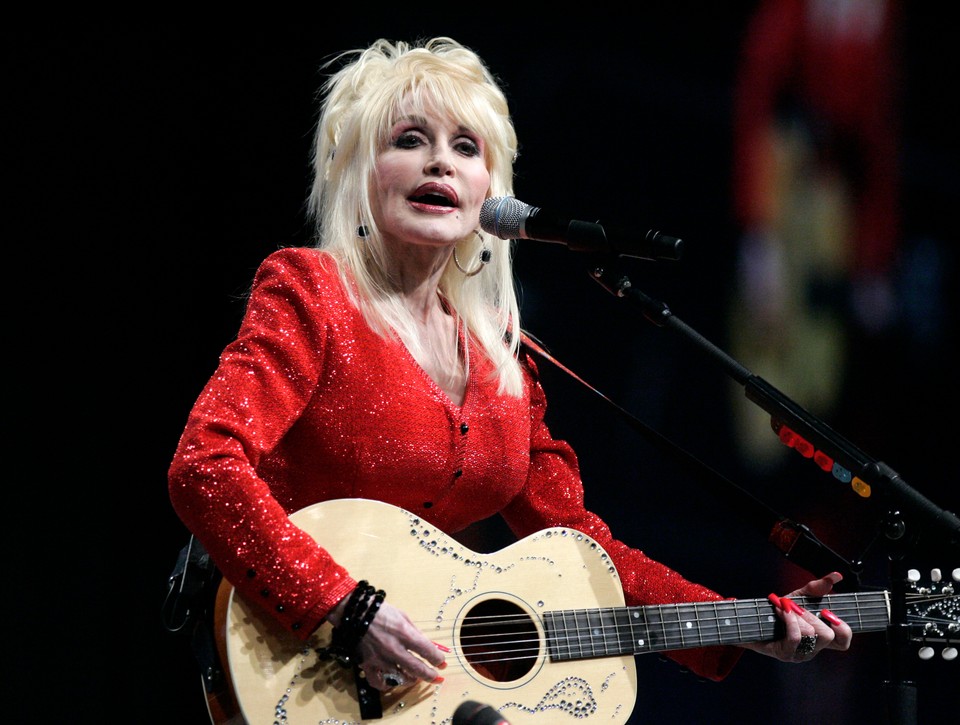 Zomrela spevácka diva Dolly PARTON