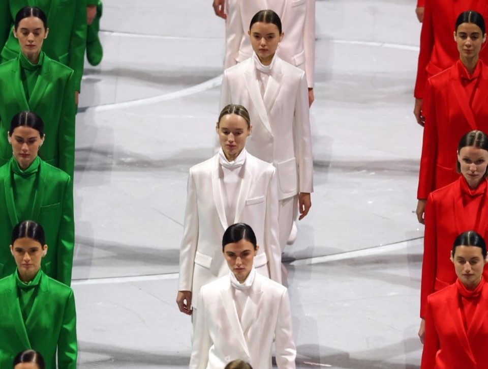 Otvárací ceremoniál ZOH 2026 ukázal silu talianskeho minimalizmu: Pocta legende módy!