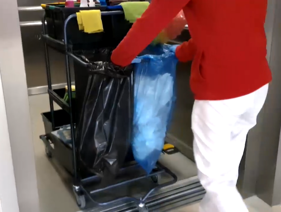 Trápi vás tenisový lakeť? Získate ho skôr pri upratovaní, či za počítačom