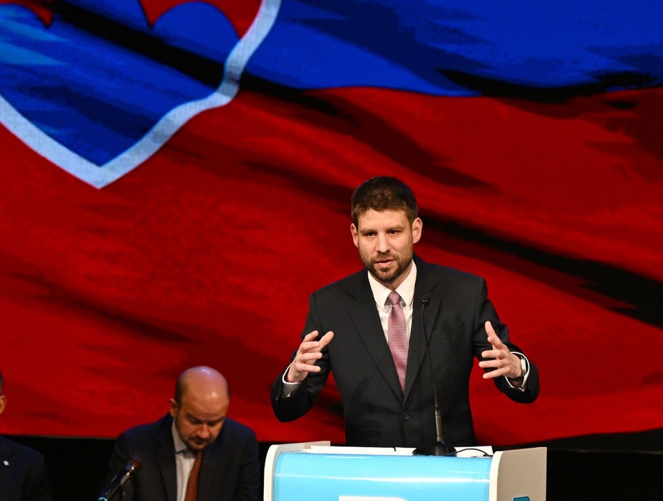 „Ďalší na rade na volebnú porážku musí byť Fico.“ Politici reagujú na maďarské voľby