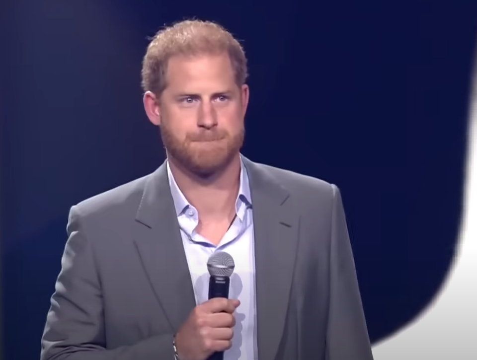PRVÉ vyjadrenie princa Harryho po návrate do Británie! TOTO novinárom povedal!