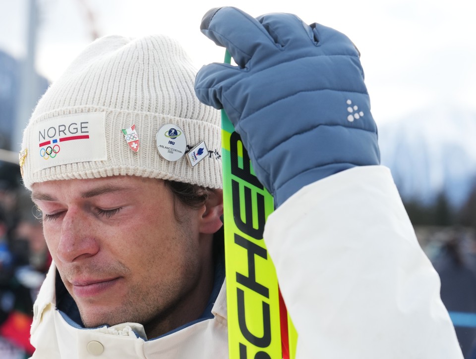 Bronzový biatlonista Laegreid priznal neveru v priamom prenose