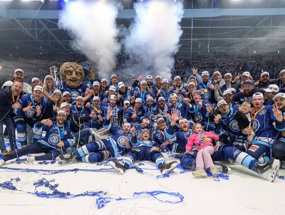 ŠTARTUJE hokejová extraliga, titul obhajuje Nitra, favoritmi Slovan či Žilina