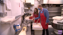 Vojvodkyňa Kate a princ William v pekárni piekli pečivo