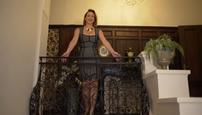 Adriana Polakova v kaštieli v Rakúsku ako hradná pani