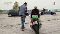 Vdova, Čobejová na motorke