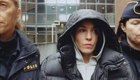 Dievča, ktoré koplo do osieho hniezda 7