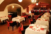 G.I.raffe Bar Restaurant & Lounge 1