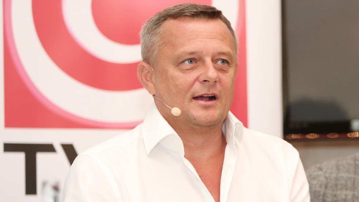 Prípravy relácie s Vilom Rozborilom vrcholia: Pozrite sa, ako sa stavia scéna!