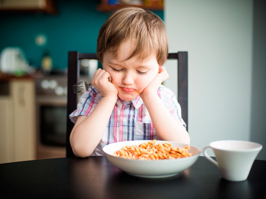 Moje dieťa ODMIETA jesť: Zdravotný problém alebo rozmar?