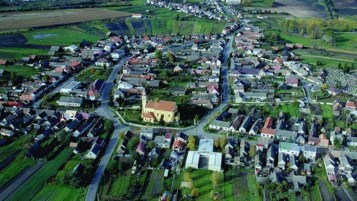 Všetky cesty vedú do Petrovca... Ale kde to je?