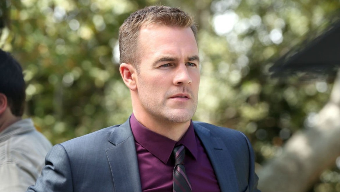 Nový kriminálny seriál C.S.I. Cyber: James svojich fanúšikov zásobuje množstvom fotografií!