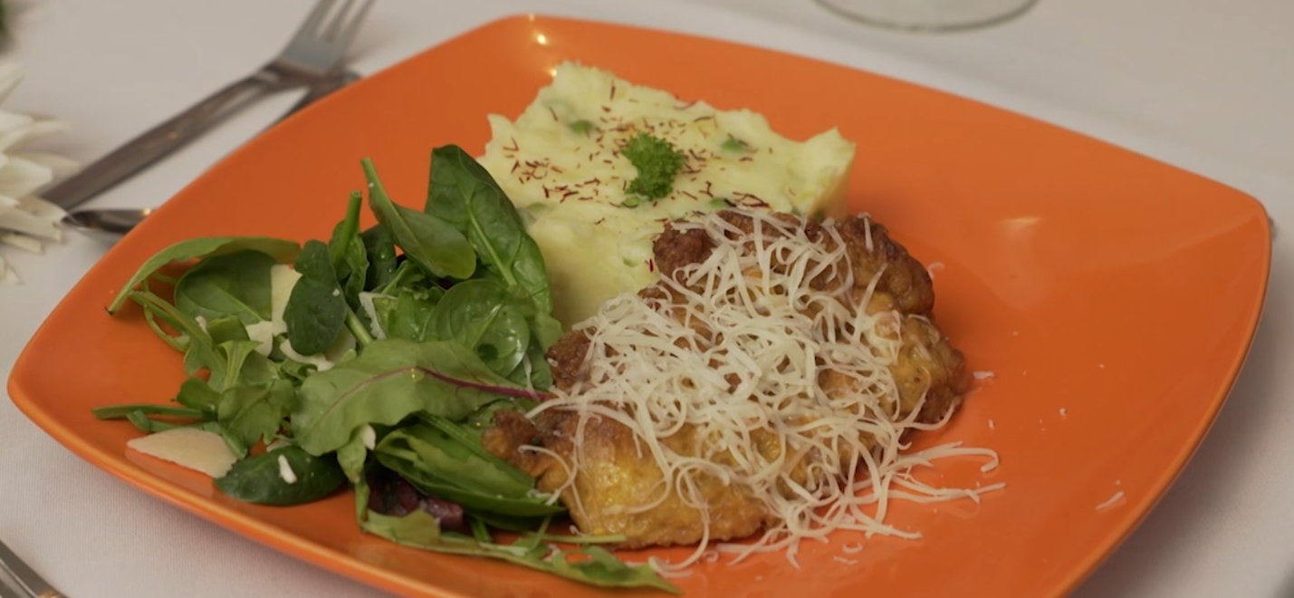 Hlavné jedlo: Krava hore kopytami