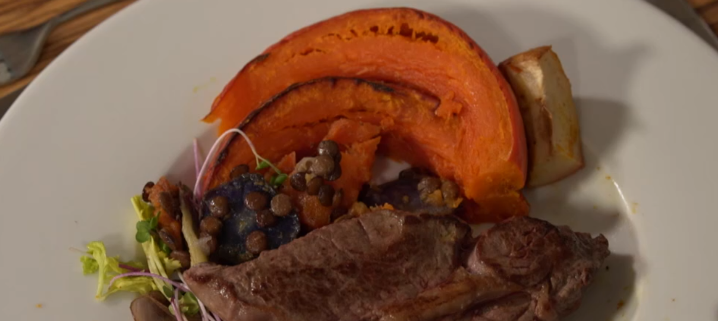 Hlavné jedlo: Pečieš, pečiem, pečieme.