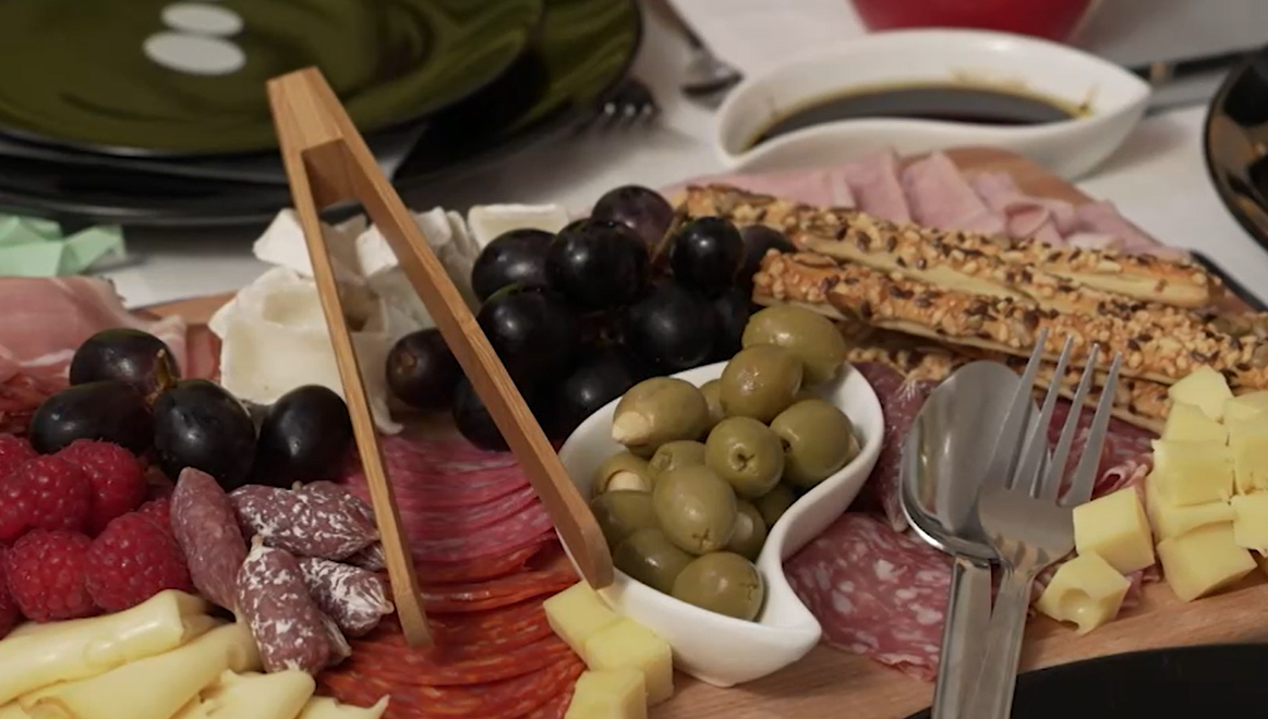 Predjedlo: Na drevenom podnose