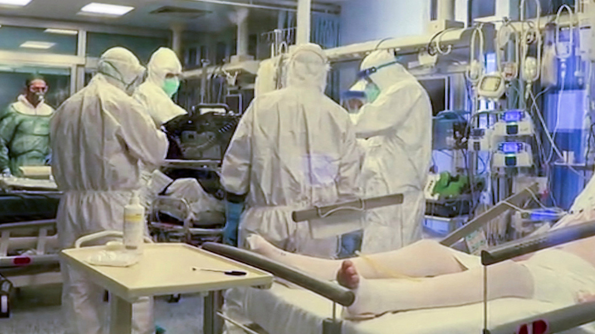 Na Facebooku sa objavilo šokujúce VIDEO z Talianska: Pacienti ležia všade, kolaps v nemocniciach!
