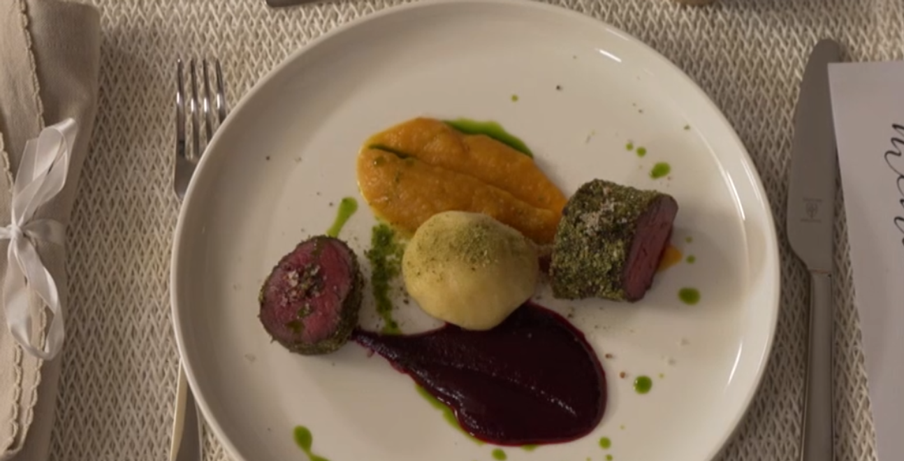 Hlavné jedlo: A móžeš mi vylézt na hrb