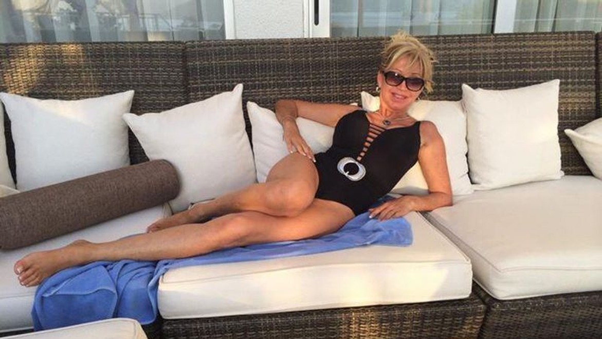 Sexi milionárka: Za Carmen v plavkách sa v Turecku na pláži otáčajú všetci muži!