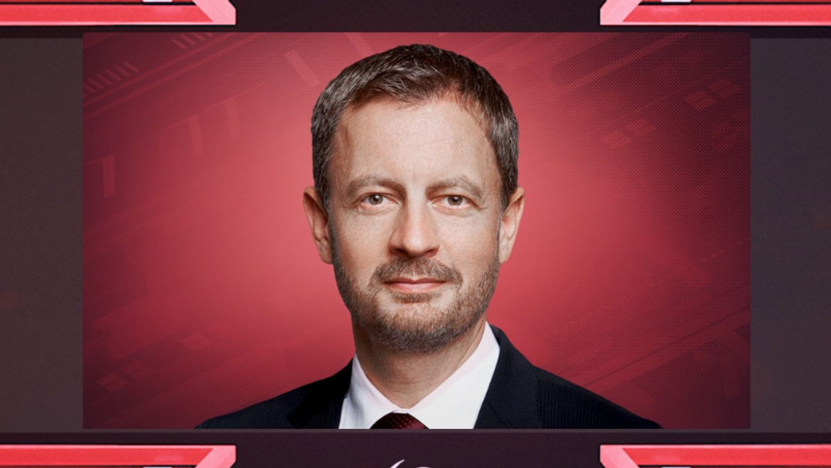 V relácii Na hrane bol len jeden hosť: Aké otázky dostal Eduard Heger?