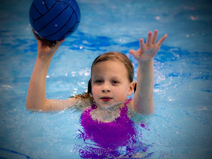 Tréner vodného póla: Deti naučíme plávať za týždeň!