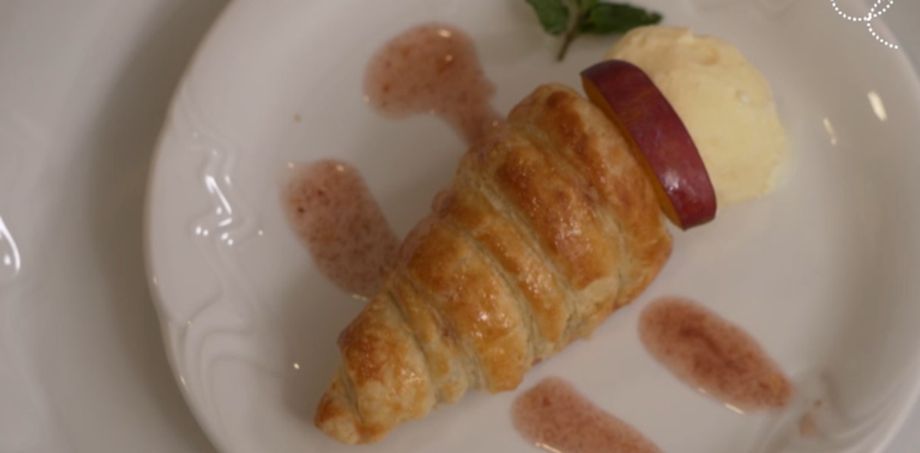 Dezert: S polomerom a priemerom tejto výšky a polomerom plášťa, budeš mať stred a zistíš, aký je tvoj vrchol