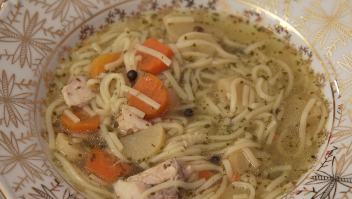 Poliecka: Chales Bales drobes