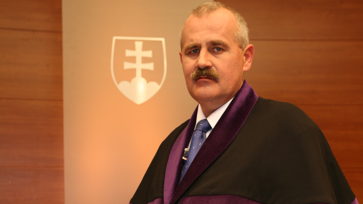 Súdna sieň ohrozená! Sudca dostal infarkt