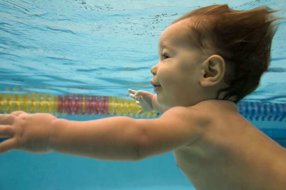 Plávanie pre bábätká: Nikdy nie je neskoro začať